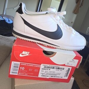 Womens NIKE cortez